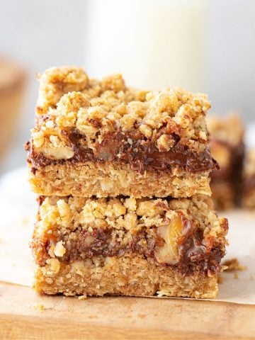 Easy Chocolate walnut oat bars