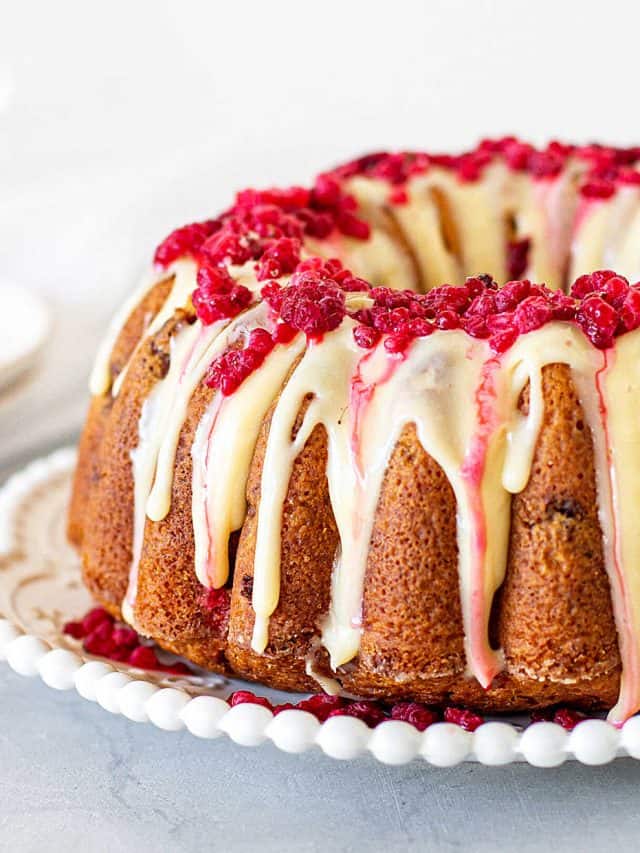 Easy Raspberry Muffins - Vintage Kitchen Notes