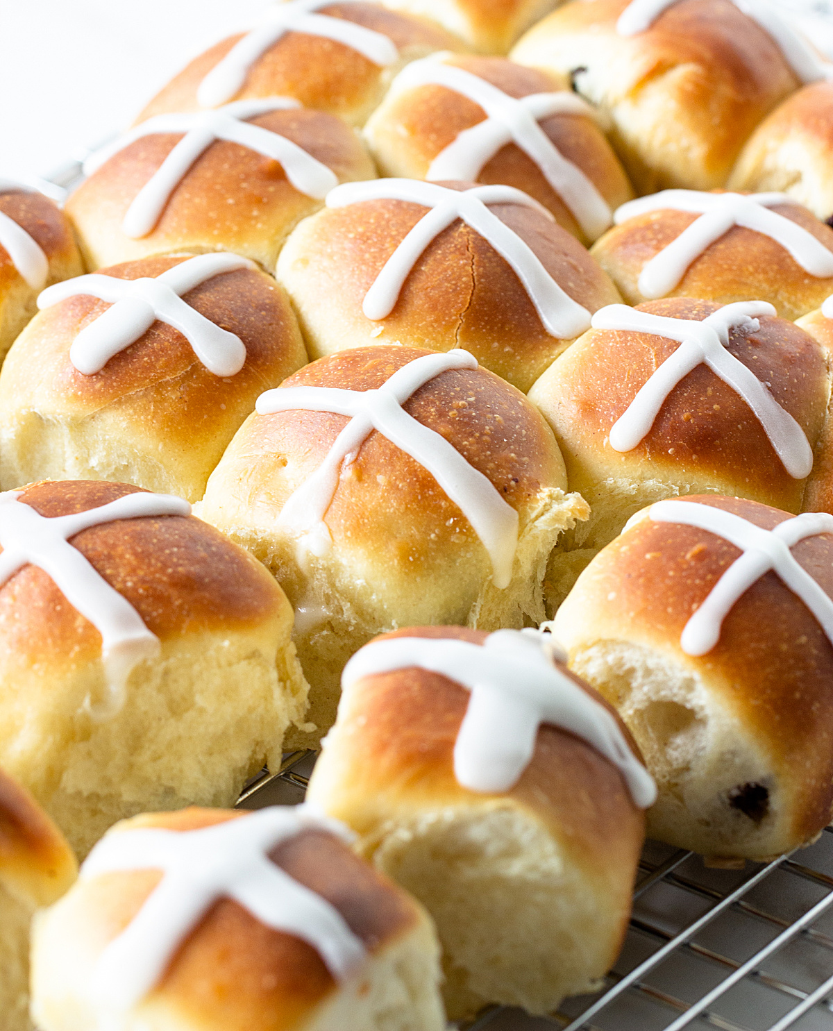 Small buns with white cross on top