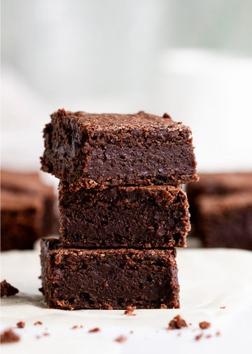 Easy Fudgy Brownies (one bowl) - Vintage Kitchen Notes