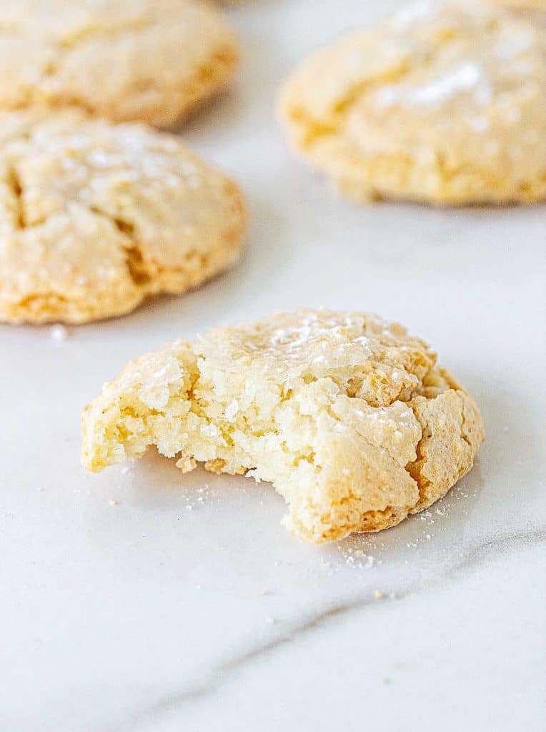 Italian Amaretti Cookies (4 Ingredients) - Vintage Kitchen Notes