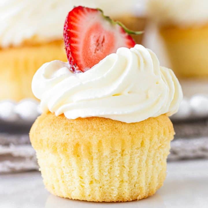 Strawberry Shortcake Cupcakes | Vintage Kitchen