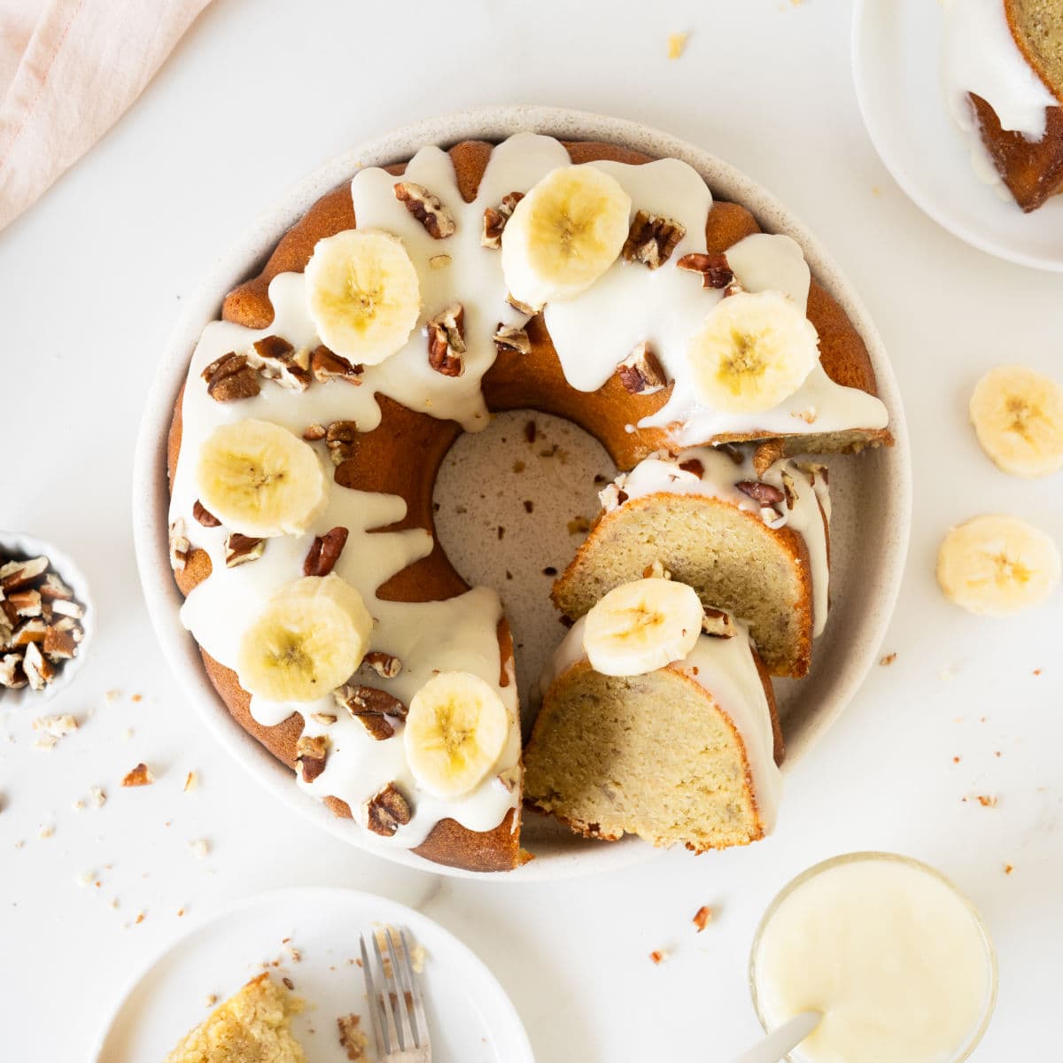 Mini Bundt Cakes with Bananas and Walnuts (Healthy, No Oil!)