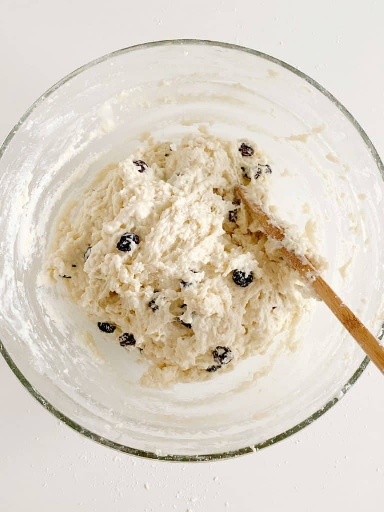 Irish-soda-bread-with-raisins-process-mixing