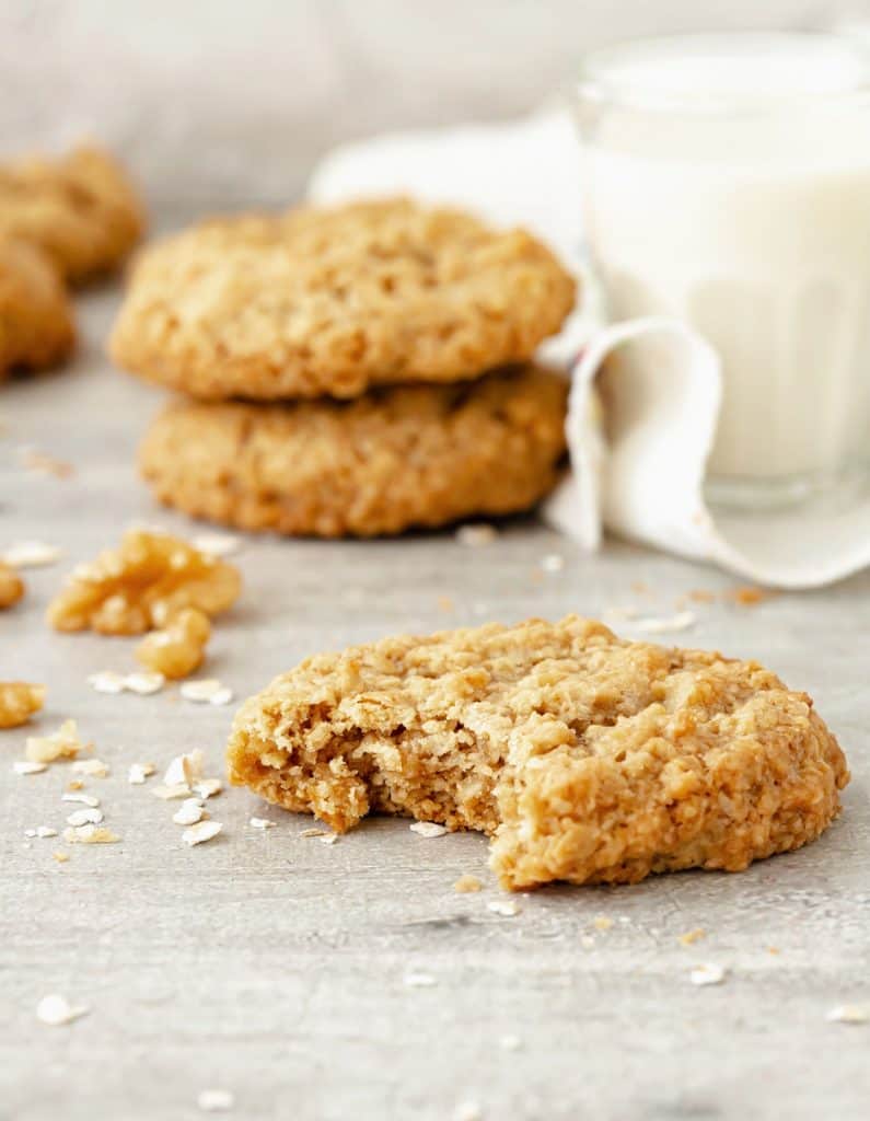 Easy Oatmeal Walnut Cookies - Vintage Kitchen Notes