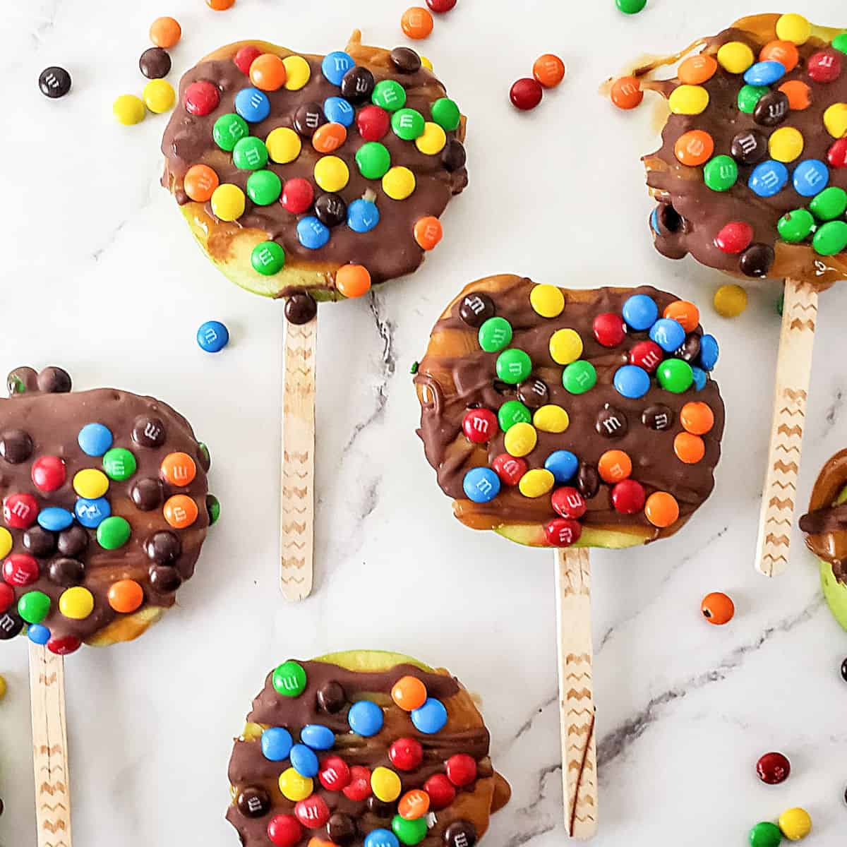 M&M LollipopWhite Chocolate Topper