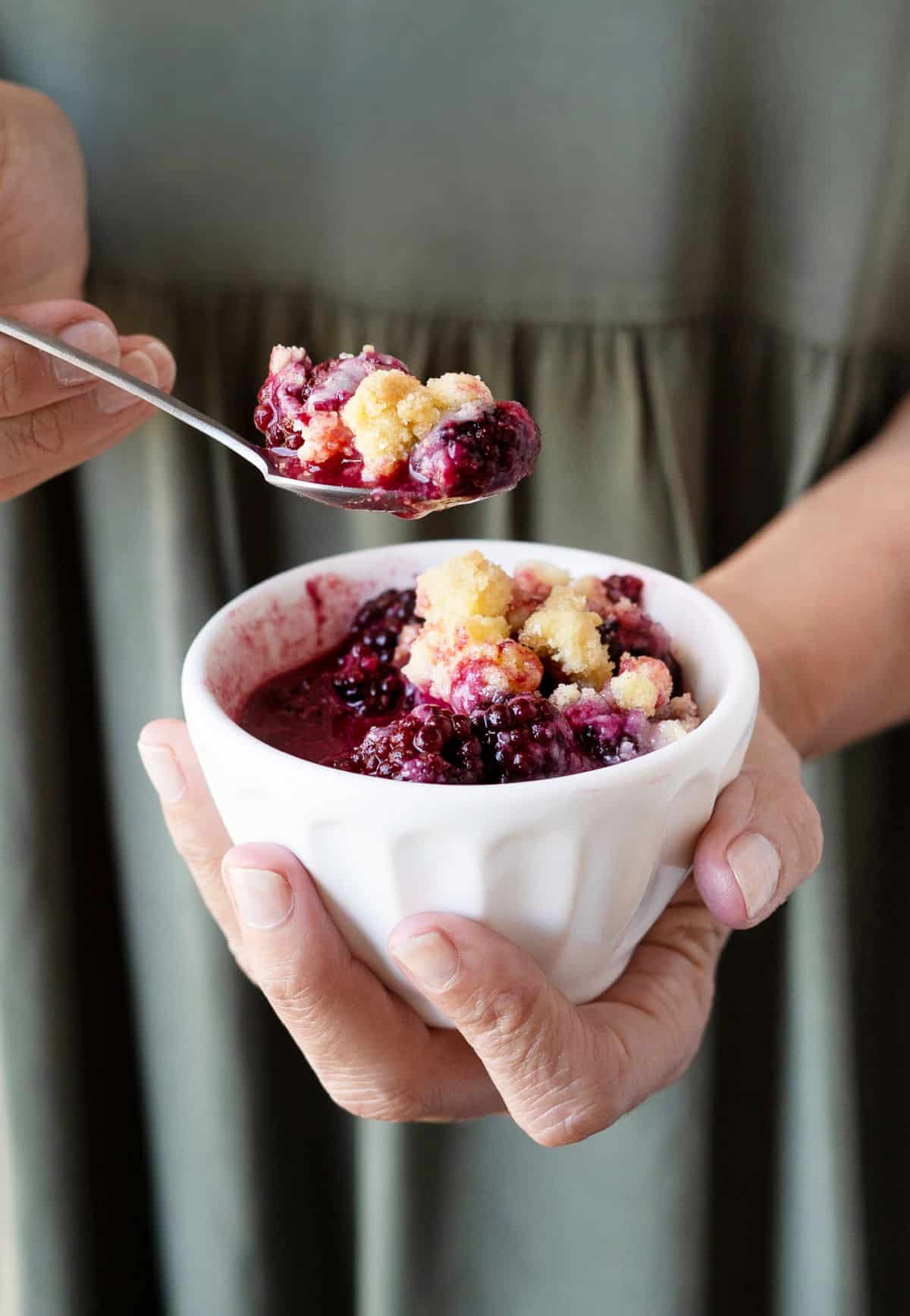 Blackberry Dump Cake [vintagekitchennotes.com]
