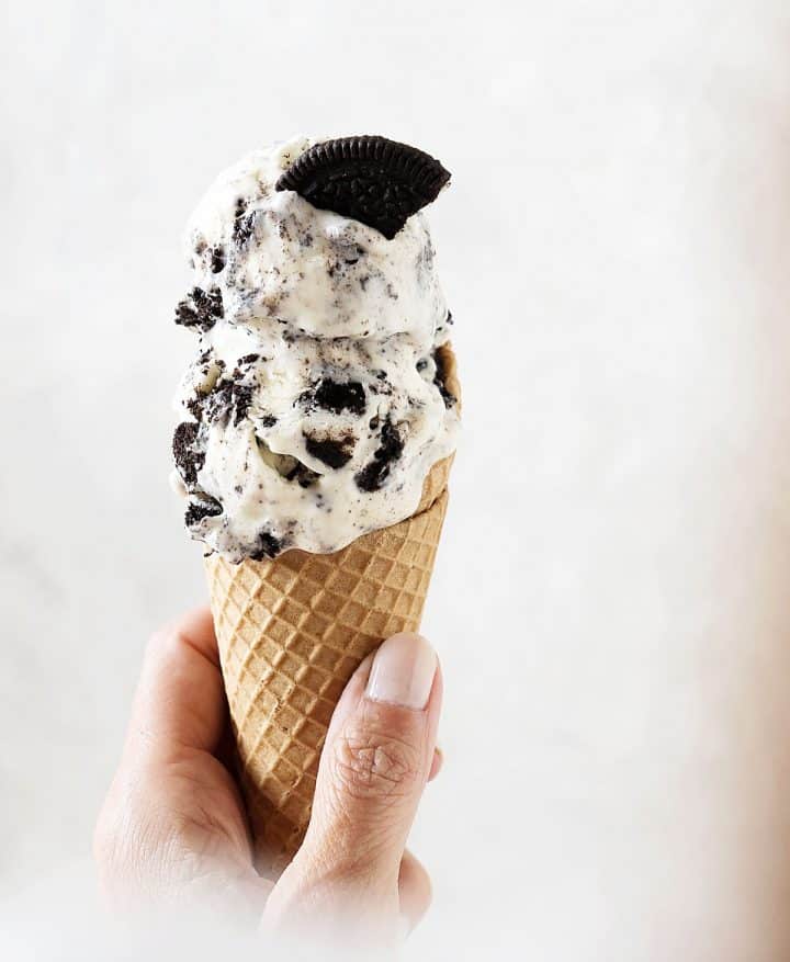 Oreo Ice Cream (no-churn recipe) - Vintage Kitchen Notes